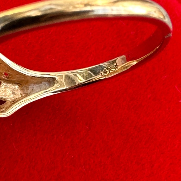 14k gold Filigree ring size 6 with 0.10 white Diamond - Picture 9 of 13